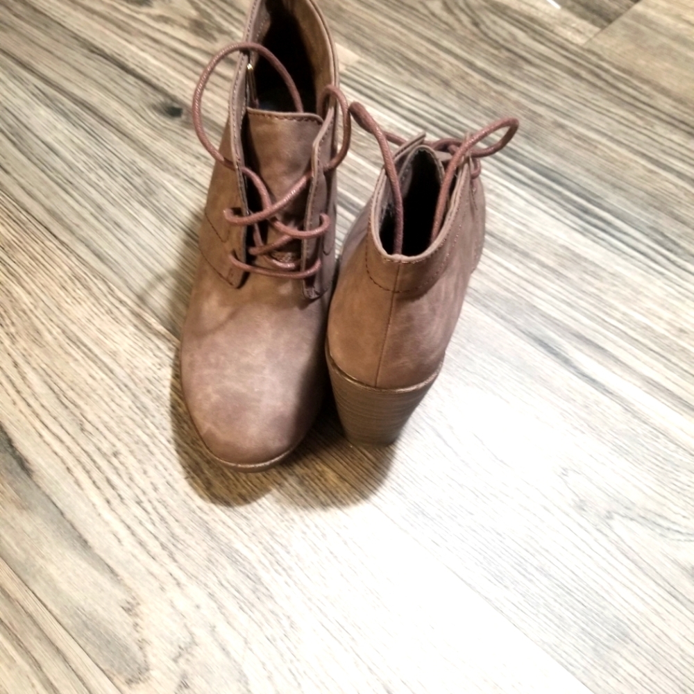Ankle boots